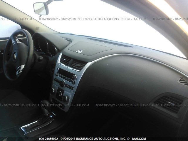 1G1ZC5E01AF307897 - 2010 CHEVROLET MALIBU 1LT ვერცხლისფერი ფოტო 5