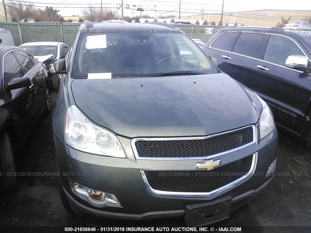 1GNKRGED9BJ339444 - 2011 CHEVROLET TRAVERSE LT GRAY photo 6