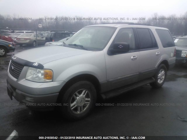 1FMPU16L43LC26020 - 2003 FORD EXPEDITION XLT SILVER photo 2