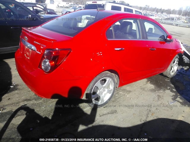 1G1JE5SB6F4116363 - 2015 CHEVROLET SONIC LTZ RED photo 4