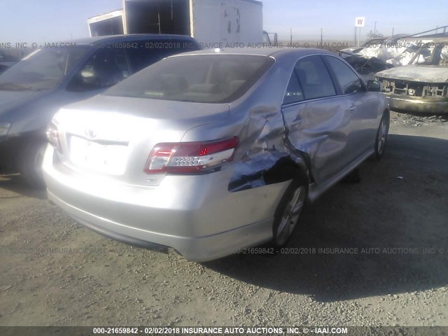 4T1BF3EK5BU603813 - 2011 TOYOTA CAMRY SE/LE/XLE Серебристый фото 4