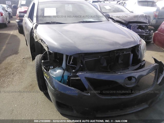 4T1BF3EK6BU195046 - 2011 TOYOTA CAMRY SE/LE/XLE GRAY photo 6