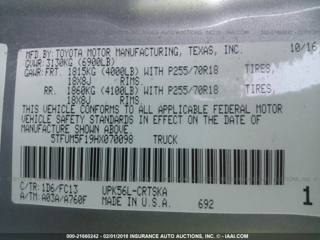 5TFUM5F19HX070098 - 2017 TOYOTA TUNDRA DOUBLE CAB SR/SR5 GRAY photo 9