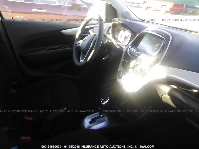 KL8CD6SA2HC839306 - 2017 CHEVROLET SPARK 1LT Белый фото 5