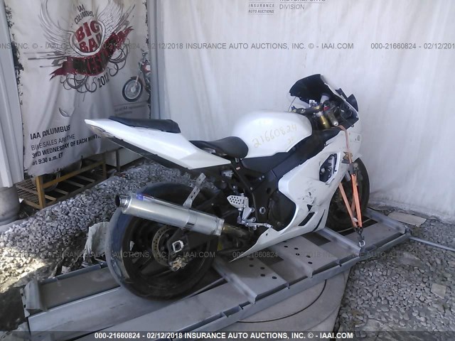 JS1GN7CA752109588 - 2005 SUZUKI GSX-R600 K WHITE photo 4