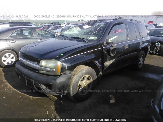 1GNDT13S742273384 - 2004 CHEVROLET TRAILBLAZER LS/LT BLACK photo 2