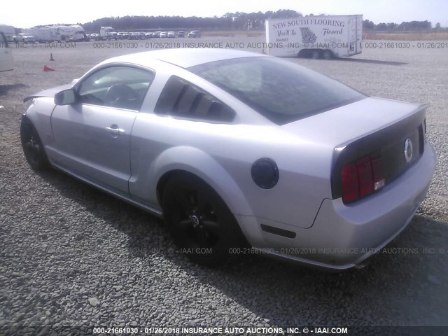 1ZVHT82H255205502 - 2005 FORD MUSTANG GT SILVER photo 3