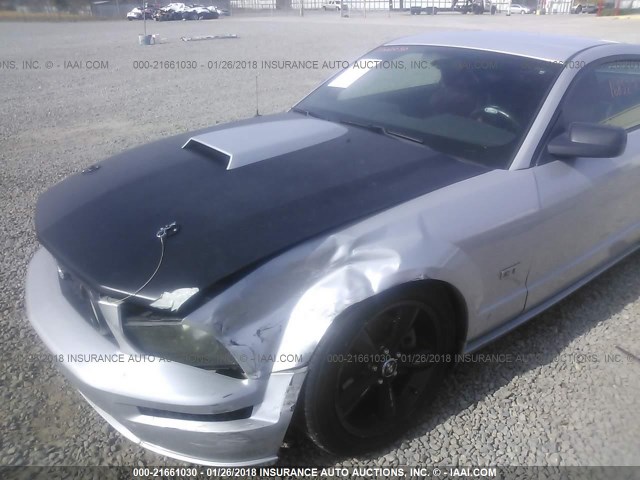 1ZVHT82H255205502 - 2005 FORD MUSTANG GT SILVER photo 6