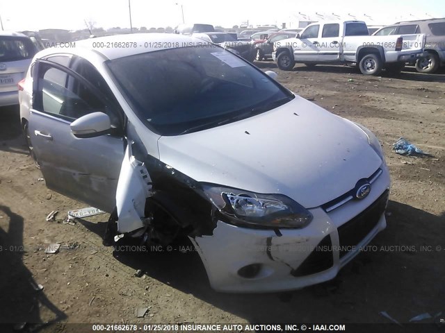 1FAHP3N29CL323918 - 2012 FORD FOCUS TITANIUM WHITE photo 1