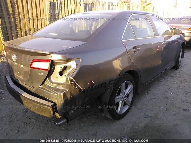 4T1BF1FK9EU388024 - 2014 TOYOTA CAMRY L/SE/LE/XLE 灰色 照片 4