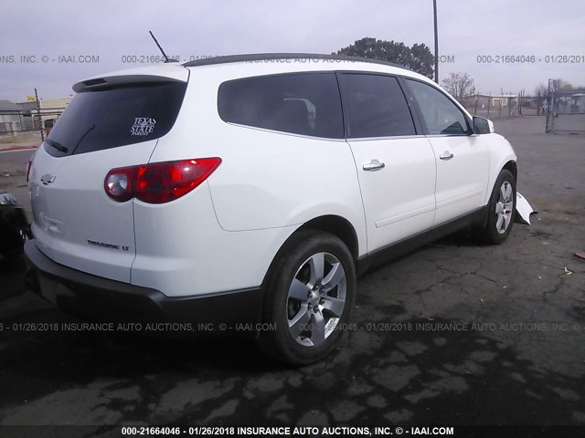 1GNKRGED9CJ196951 - 2012 CHEVROLET TRAVERSE LT WHITE photo 4