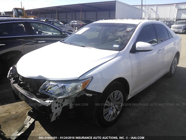 4T4BF1FKXCR272074 - 2012 TOYOTA CAMRY SE/LE/XLE WHITE photo 2