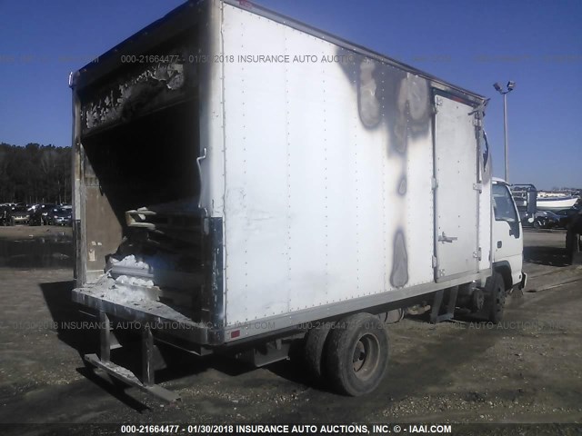 J8DC4B16577009048 - 2007 GMC W4500 W45042 WHITE photo 4