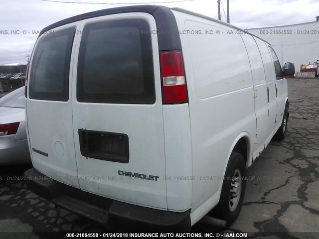 1GCHG35U231156311 - 2003 CHEVROLET EXPRESS G3500  WHITE photo 4