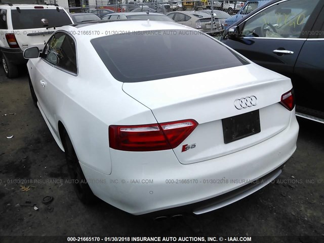 WAURV78TX9A039733 - 2009 AUDI S5 QUATTRO WHITE photo 3