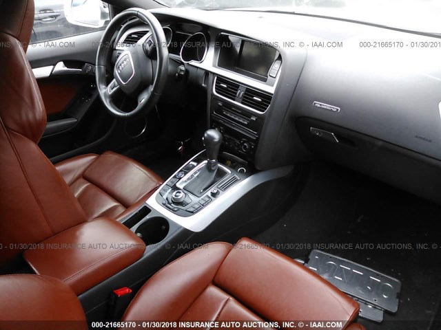 WAURV78TX9A039733 - 2009 AUDI S5 QUATTRO WHITE photo 5