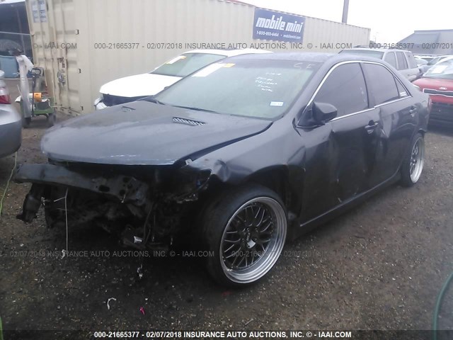 4T1BF1FK1EU389619 - 2014 TOYOTA CAMRY L/SE/LE/XLE GRAY photo 2