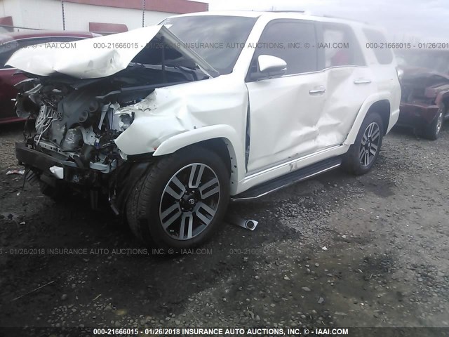 JTEBU5JR7J5517951 - 2018 TOYOTA 4RUNNER SR5 PREM/LTDL/TRAIL/TRD WHITE photo 2