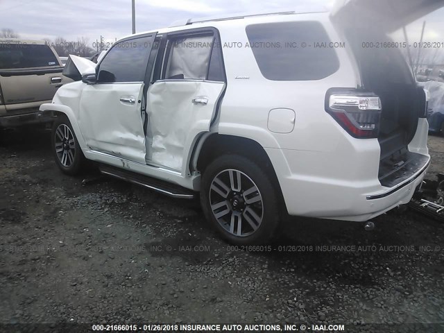 JTEBU5JR7J5517951 - 2018 TOYOTA 4RUNNER SR5 PREM/LTDL/TRAIL/TRD WHITE photo 3