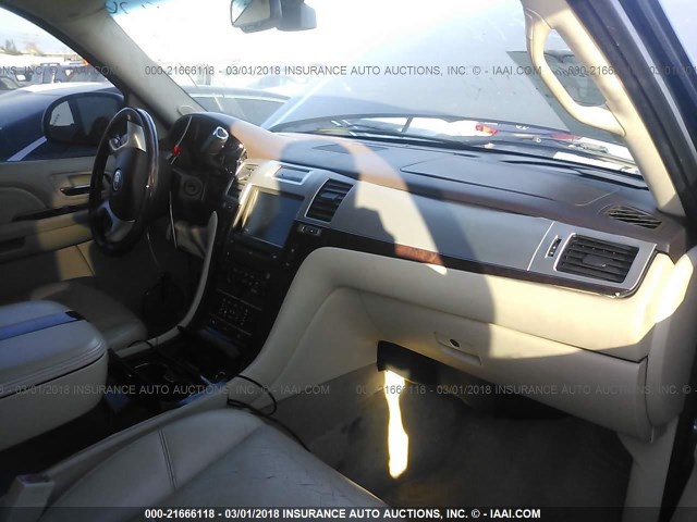 1GYFK63838R144927 - 2008 CADILLAC ESCALADE LUXURY ლურჯი ფოტო 5