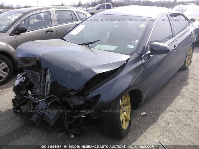 4T1BF1FK4GU147765 - 2016 TOYOTA CAMRY LE/XLE/SE/XSE შავი ფოტო 2