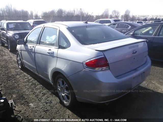 1FAHP35N88W223292 - 2008 FORD FOCUS SE/SEL/SES SILVER photo 3