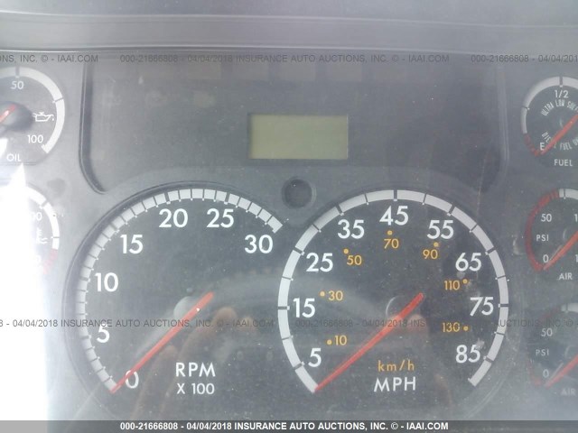 1FUJGLDR6BSAV6506 - 2011 FREIGHTLINER CASCADIA 125  WHITE photo 6