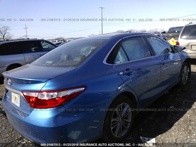 4T1BF1FKXHU737910 - 2017 TOYOTA CAMRY LE/XLE/SE/XSE BLUE photo 4
