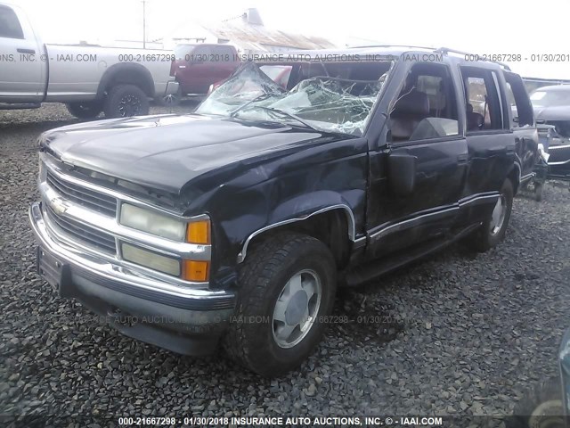 1GNEK13R3WJ379070 - 1998 CHEVROLET TAHOE K1500 BLACK photo 2