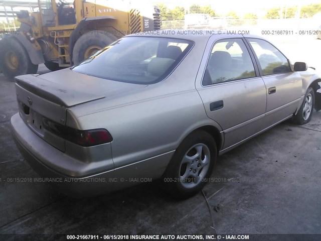 4T1BG22K9VU811791 - 1997 TOYOTA CAMRY CE/LE/XLE BEIGE photo 4