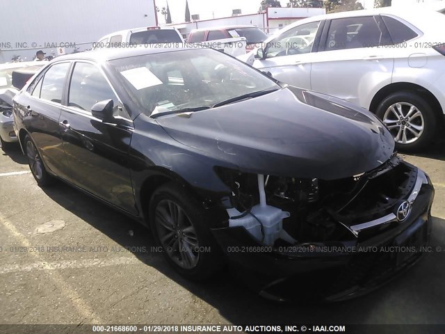 4T1BF1FK7GU177746 - 2016 TOYOTA CAMRY LE/XLE/SE/XSE Schwarz Foto 1