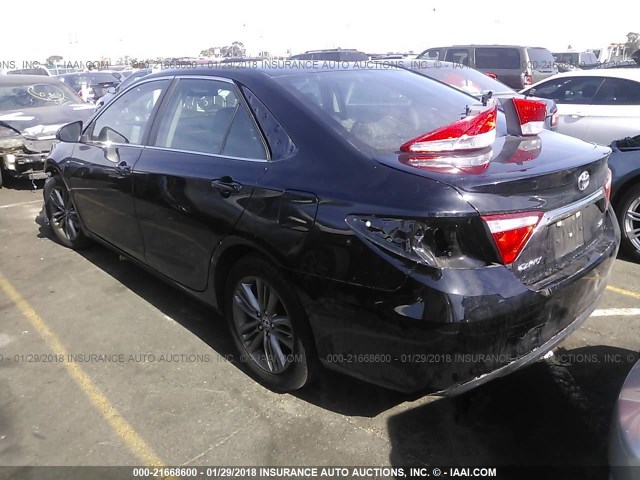 4T1BF1FK7GU177746 - 2016 TOYOTA CAMRY LE/XLE/SE/XSE Schwarz Foto 3