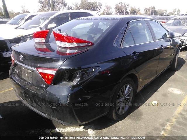 4T1BF1FK7GU177746 - 2016 TOYOTA CAMRY LE/XLE/SE/XSE Schwarz Foto 4