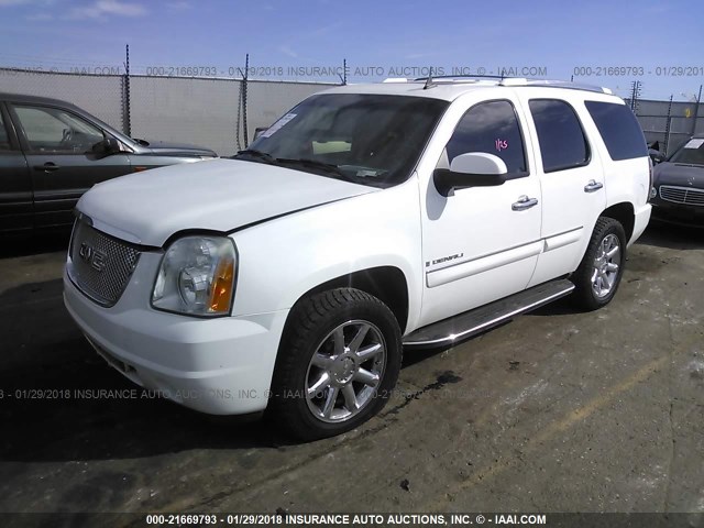 1GKFK63807J159571 - 2007 GMC YUKON DENALI WHITE photo 2