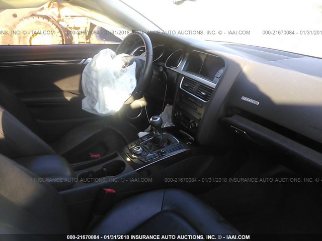 WAUDK78T79A037795 - 2009 AUDI A5 QUATTRO WHITE photo 5