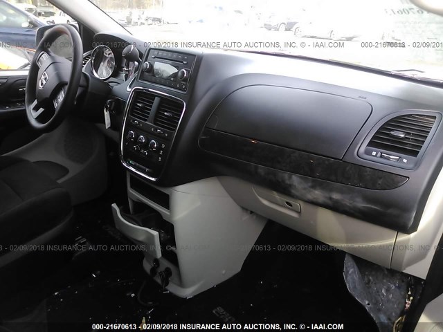 2C4RDGBG3DR741415 - 2013 DODGE GRAND CARAVAN SE BLACK photo 5