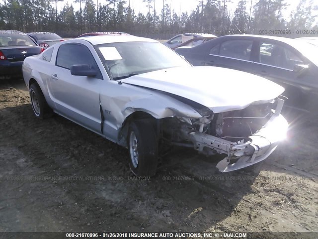 1ZVFT82H965184222 - 2006 FORD MUSTANG GT SILVER photo 1