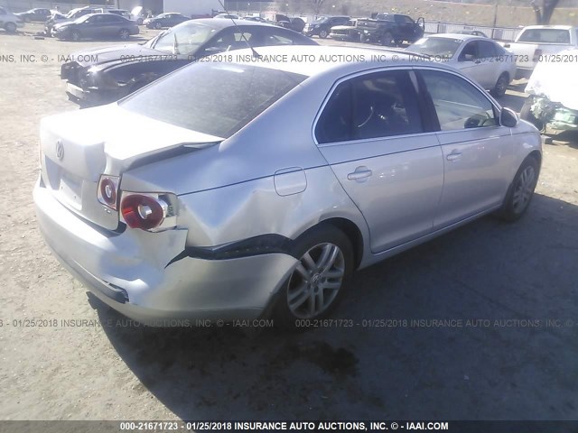 3VWEF71K07M071474 - 2007 VOLKSWAGEN JETTA WOLFSBURG 银色 照片 4