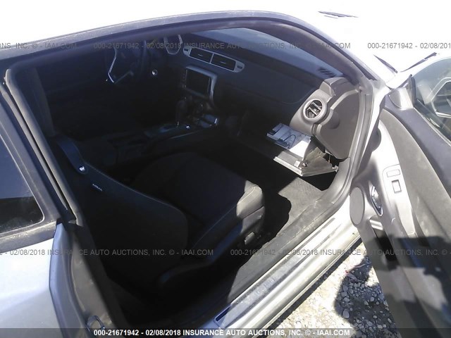 2G1FH1EJ4F9133345 - 2015 CHEVROLET CAMARO SS Plata foto 5