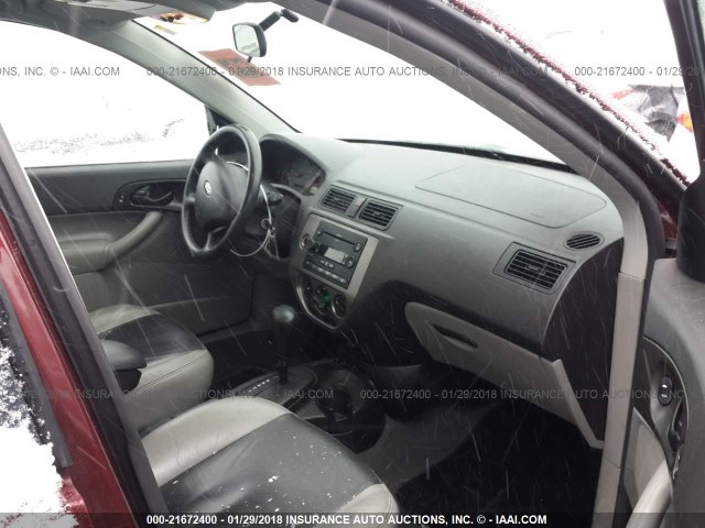 1FAFP34N67W356012 - 2007 FORD FOCUS ZX4/S/SE/SES RED photo 5