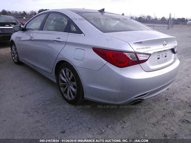 5NPEC4AB4CH389849 - 2012 HYUNDAI SONATA SE/LIMITED SILVER photo 3