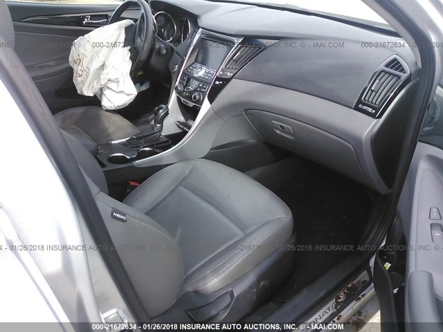 5NPEC4AB4CH389849 - 2012 HYUNDAI SONATA SE/LIMITED SILVER photo 5