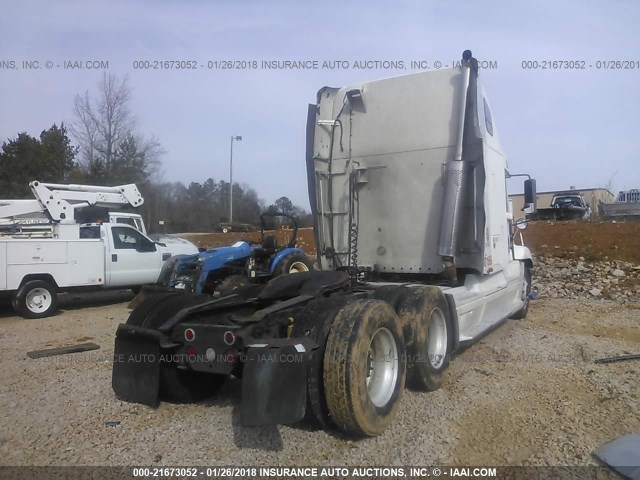 1FUJBBCG02LJ07725 - 2002 FREIGHTLINER ST120 ST120 WHITE photo 4