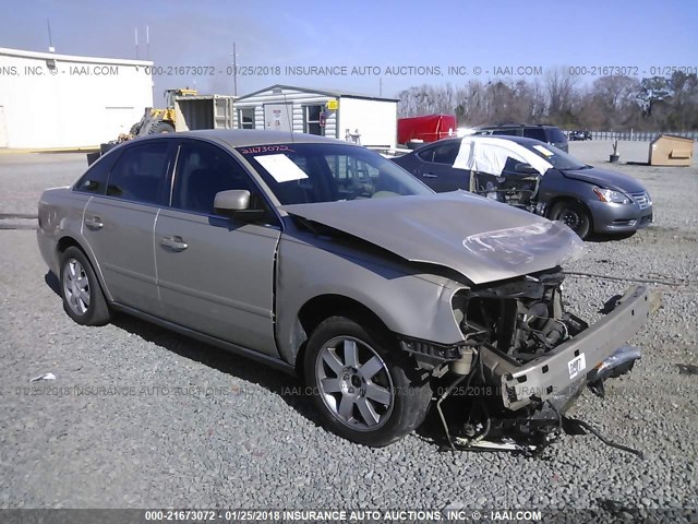 1FAFP26125G112143 - 2005 FORD FIVE HUNDRED SE GOLD photo 1