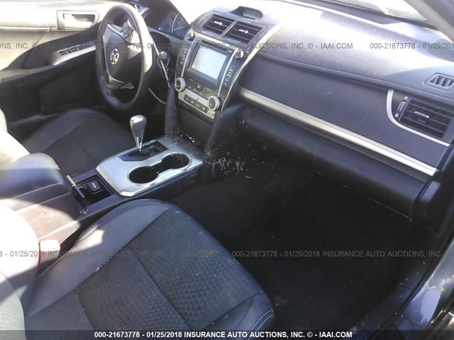 4T1BF1FK6EU389728 - 2014 TOYOTA CAMRY L/SE/LE/XLE 灰色 照片 5