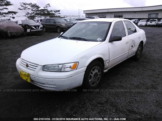 JT2BF22K6V0008539 - 1997 TOYOTA CAMRY LE/XLE WHITE photo 2