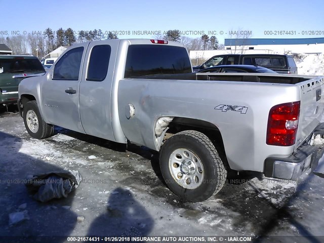 1GCSKPEA0AZ214836 - 2010 CHEVROLET SILVERADO K1500 SILVER photo 3