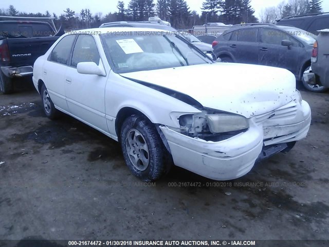 4T1BG22K8WU310540 - 1998 TOYOTA CAMRY CE/LE/XLE 白色 照片 1