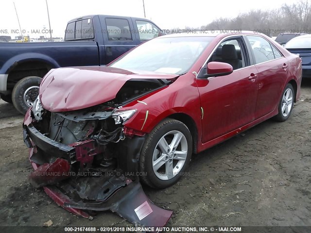 4T1BF1FK0DU703162 - 2013 TOYOTA CAMRY L/SE/LE/XLE 红色 照片 2