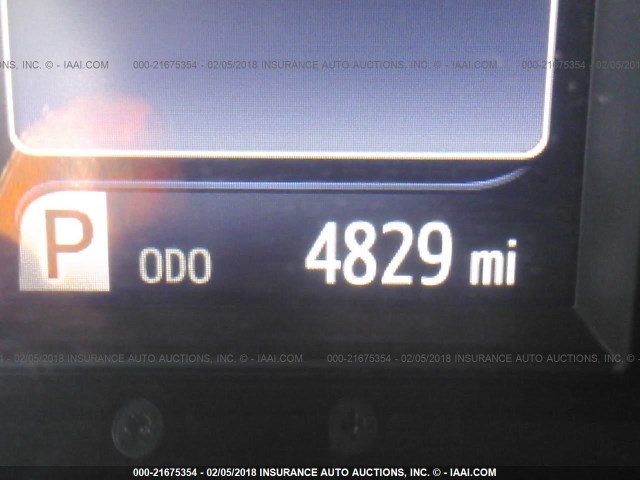 4T1BF1FK0HU417818 - 2017 TOYOTA CAMRY LE/XLE/SE/XSE Silber Foto 7